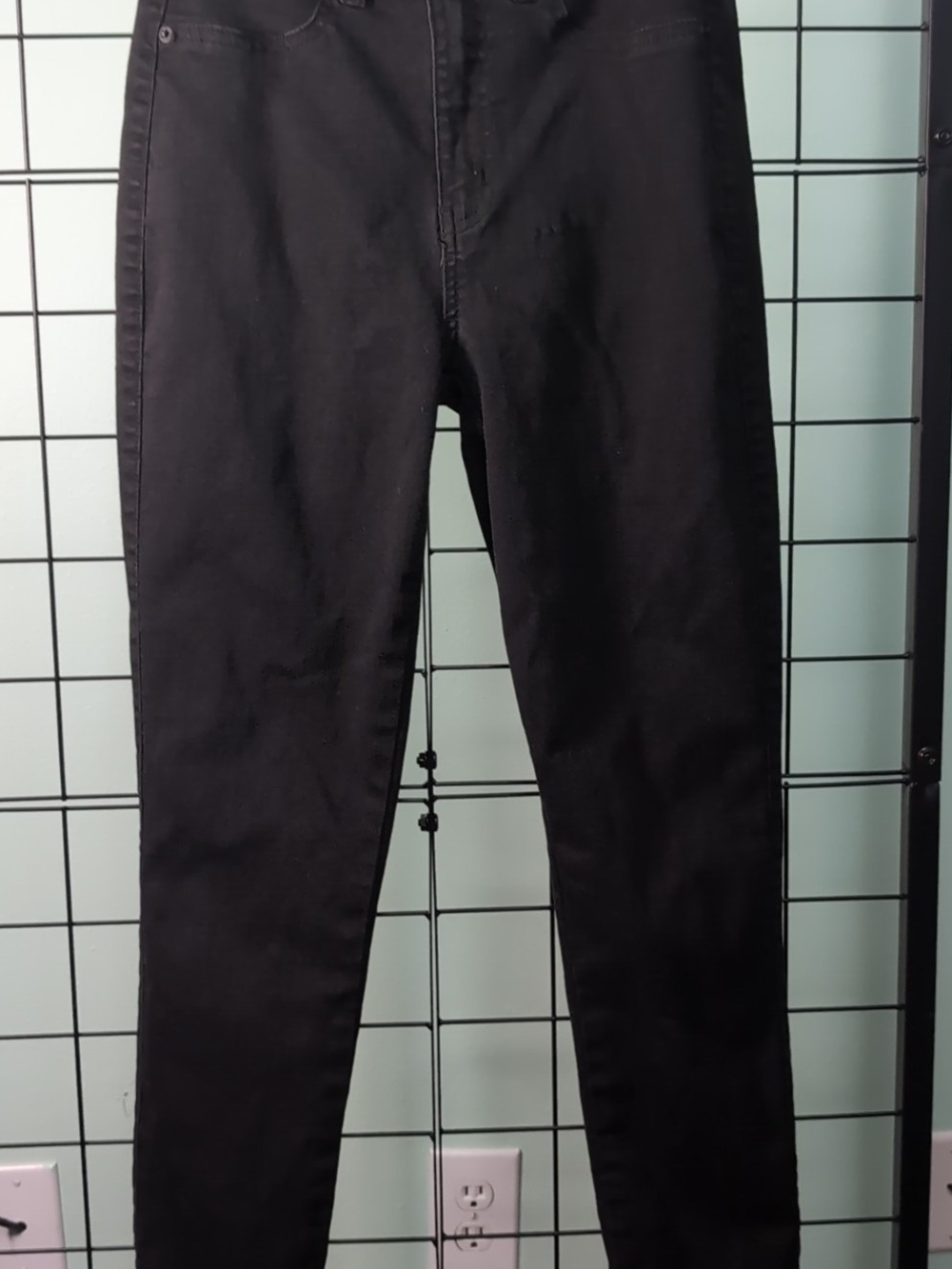 Celebrity Pink The Deb Black Skinny Jeans Size 5/27